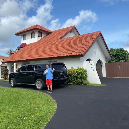 Remodeled And Comfortable Rv - Free Parking Маями Екстериор снимка