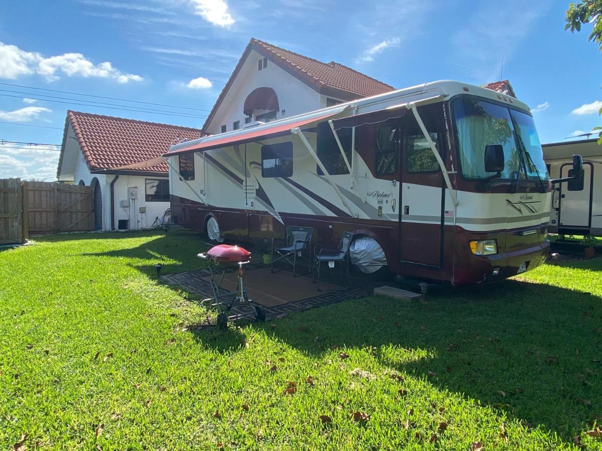 Remodeled And Comfortable Rv - Free Parking Маями Екстериор снимка