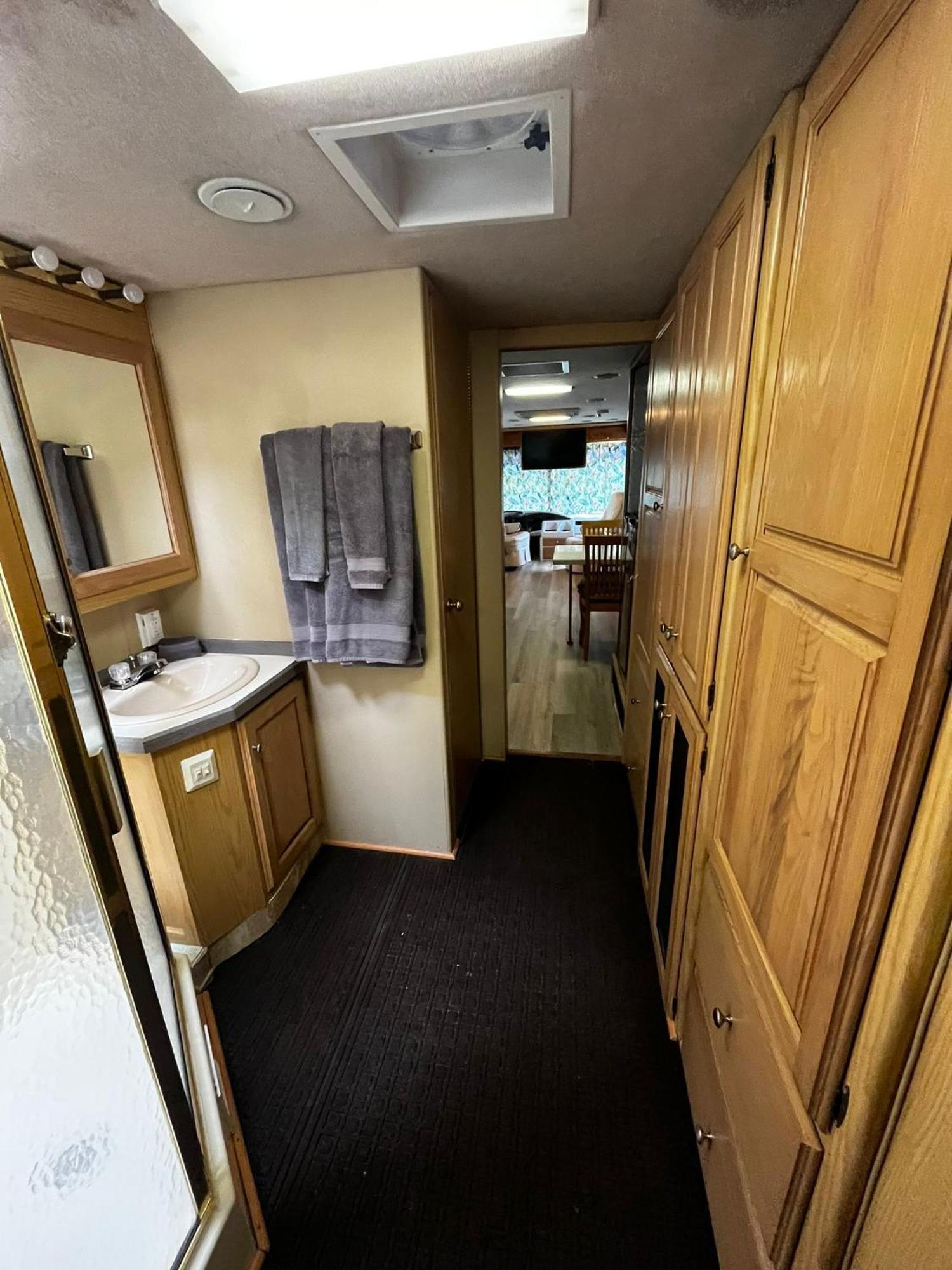 Remodeled And Comfortable Rv - Free Parking Маями Екстериор снимка